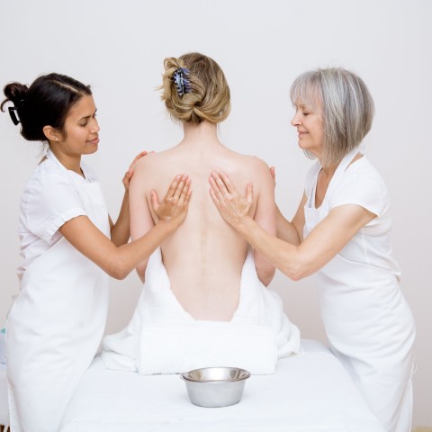 Formation de praticiens en soins corporels ayurvédiques